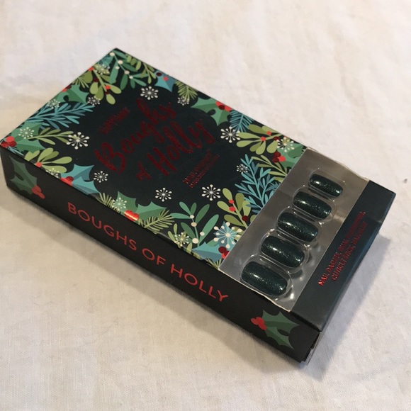 Red Aspen Nail Dashes “Boughs of Holly” Dark Green Glitter Nails - Picture 8 of 10